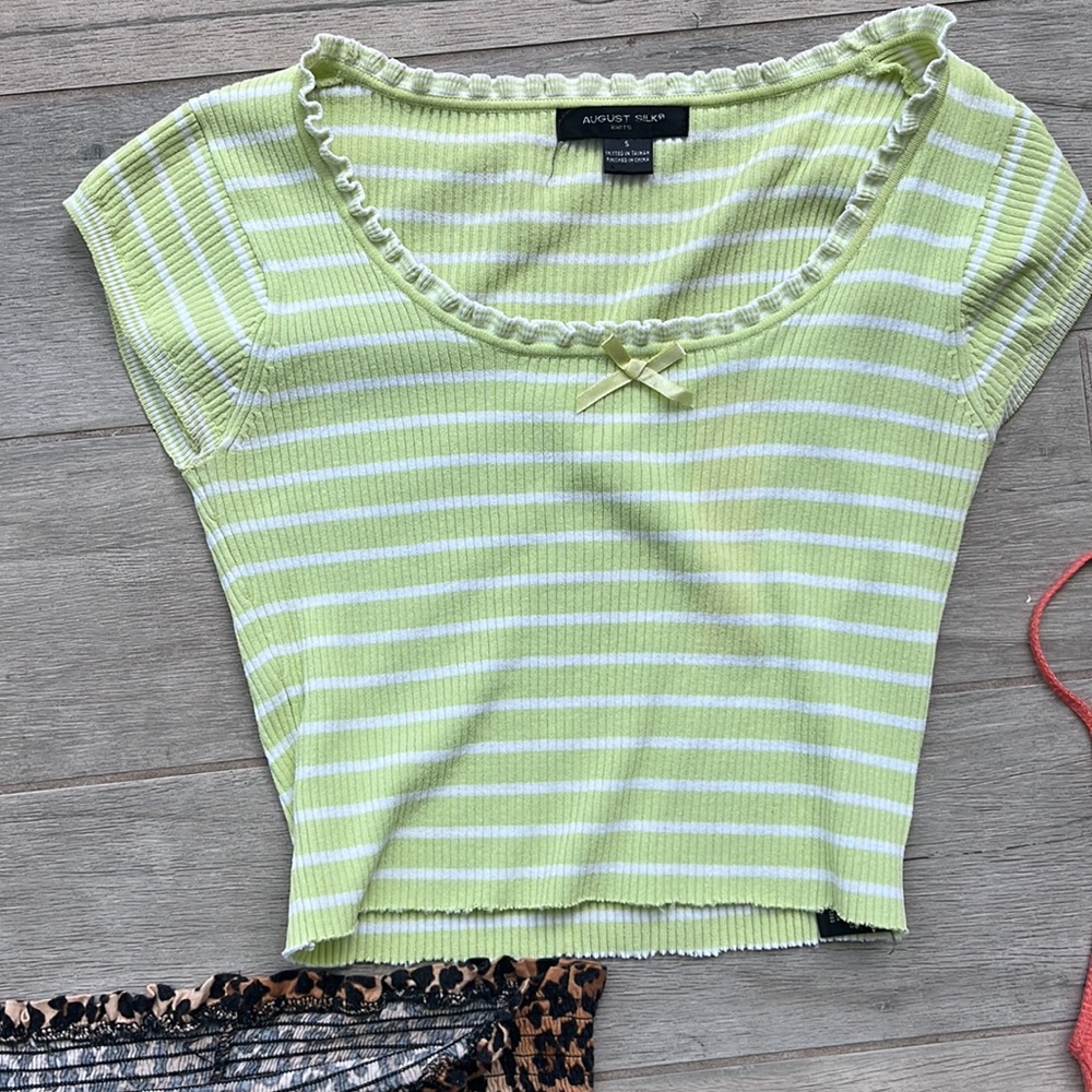 Random Crop Tops Bundle - Picture 5 of 6